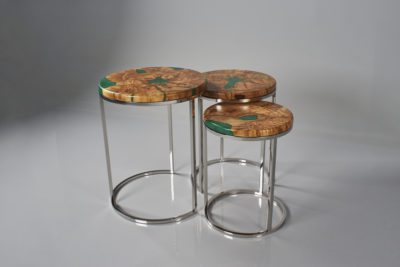 Side Tables Green Crescent Moon made of solid olive tree and epoxy. Black powder-coated metal base. Set of three.